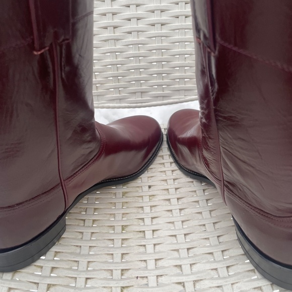 “These are brand new, never worn. Purchased but kept in closet because they were main image 6